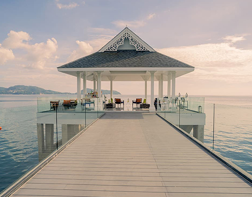AMOR THE PIER